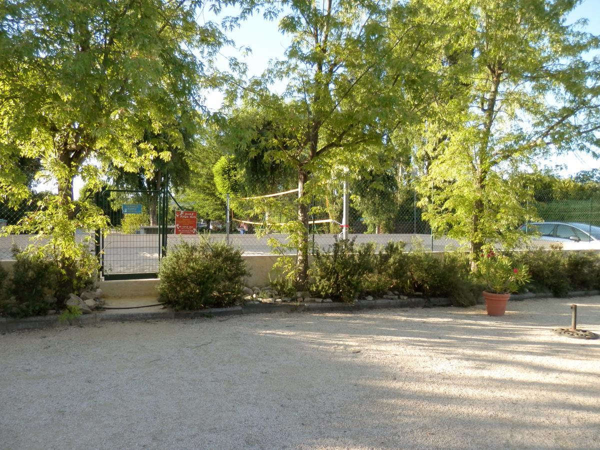 Hotel Les Cigalous Salavas Exteriér fotografie